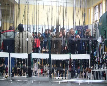 Спортивный магазин Raven Fishing в Варшаве