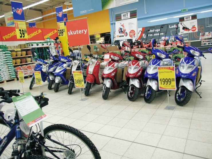 Супермаркет Tesco в Кракове