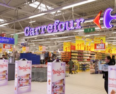 Супермаркет Carrefour в Варшаве