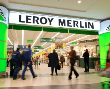 Строительный магазин Leroy Merlin в Варшаве